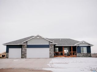 1004 N Anthem Cir, Sioux Falls, SD 57110