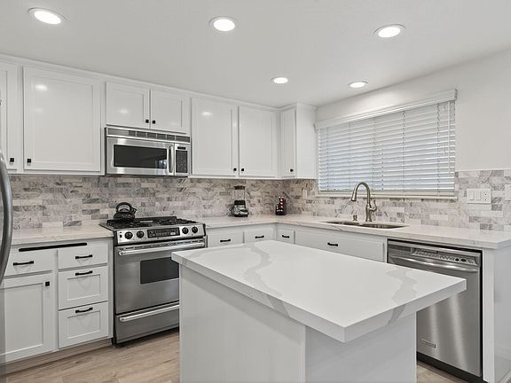 5th image of 1531 Daphne Ave