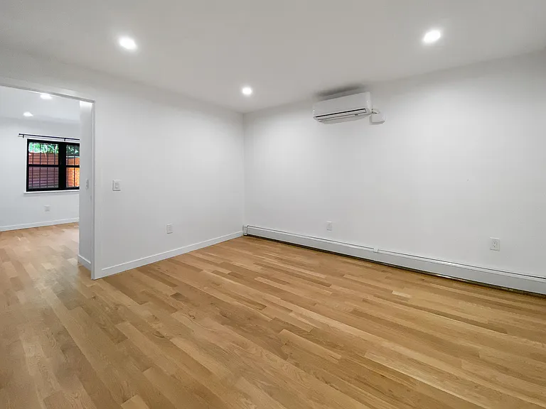 62 Woodbine St #1 — Photo 4