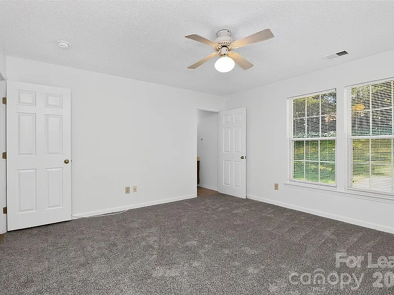 3411 Pondridge Ct — Photo 25