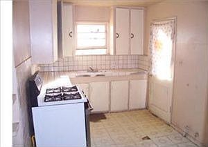 5th image of 8987 Redwood Ave