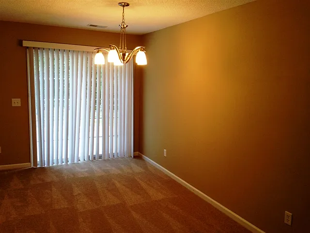 128 Willowbend Ln — Photo 4
