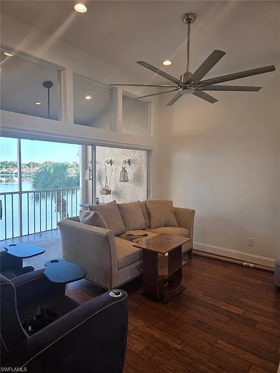 2651 Citrus Lake Dr — Photo 4