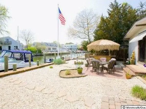 333 Silver Lagoon Dr, Toms River, NJ 08753