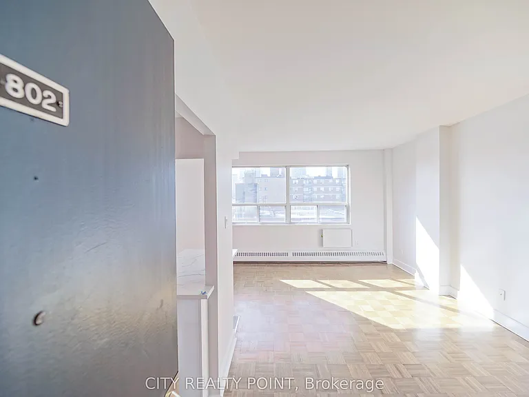 490 Eglinton Ave E #802 — Photo 2