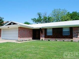 2305 Halifax Dr, Carrollton, TX 75006