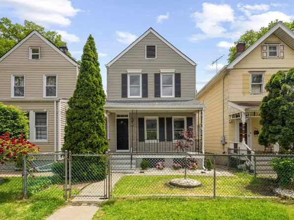 422 Davis Avenue image 1 of 27