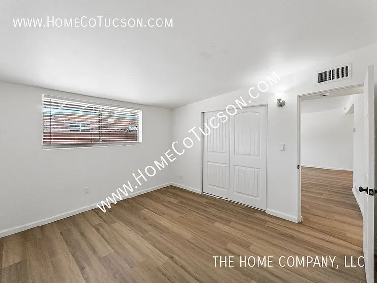 4537 E Fairmount St — Photo 11