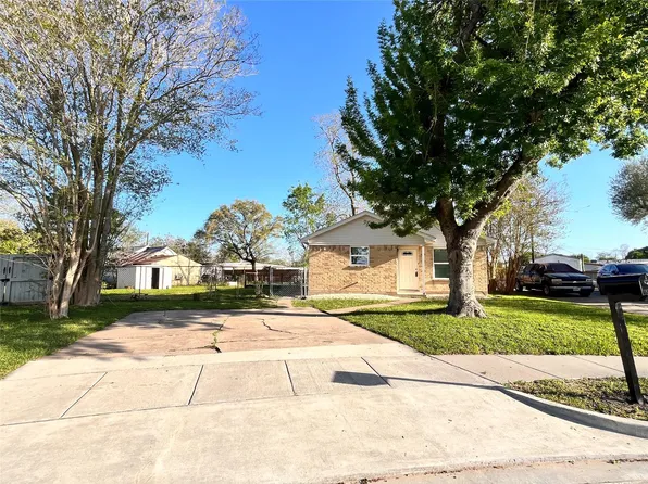 4641 S Orange Cir, Pearland, TX 77581