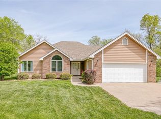 10 N Creek Rd, Smithville, MO 64089