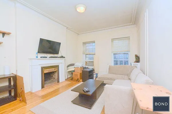 Rented by Bond New York | media 9