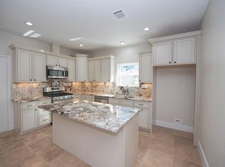 411 Waco Ave, League City, TX 77573