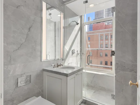 520 Park Avenue image 17 of 21