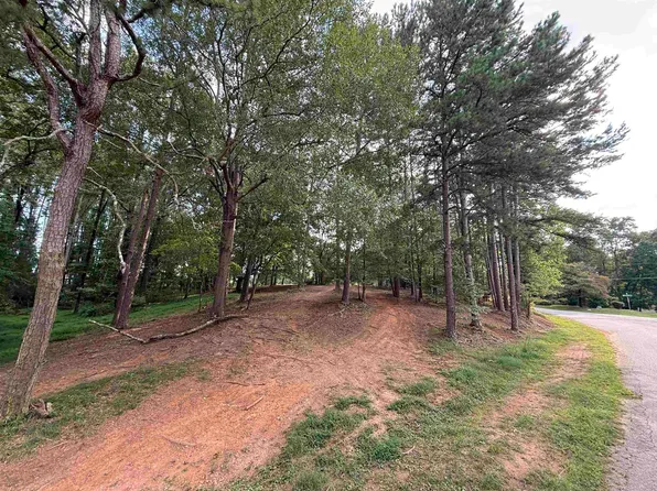 276 Saranac Dr, Spartanburg, SC 29307