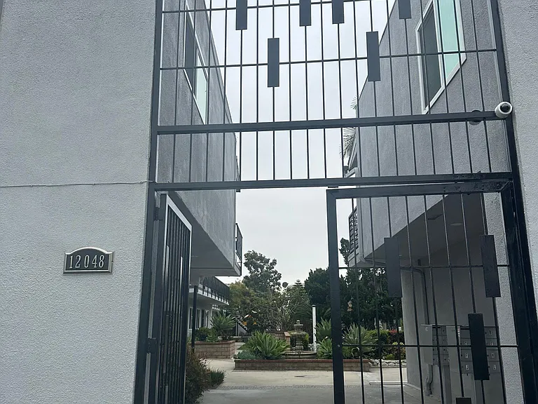 12048 Downey Ave #E — Photo 5