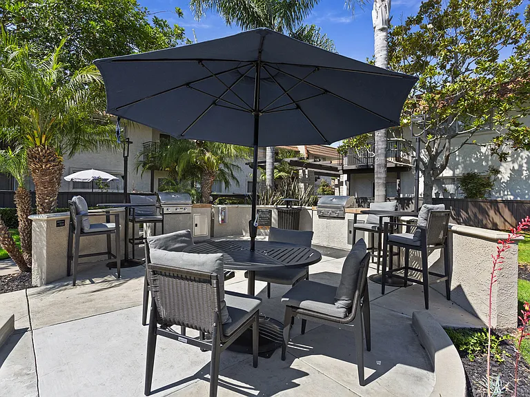 Terra Camarillo — Photo 21