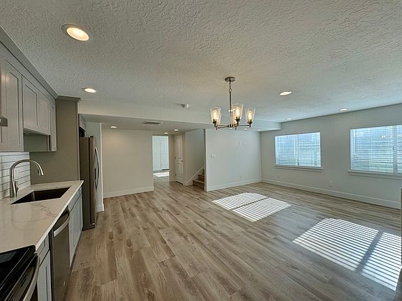 3rd image of 13538 S Dawes Ln