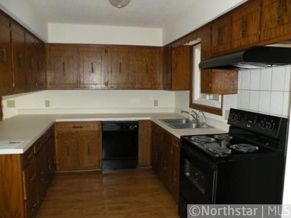 5th image of 304 Sunrise Ln N