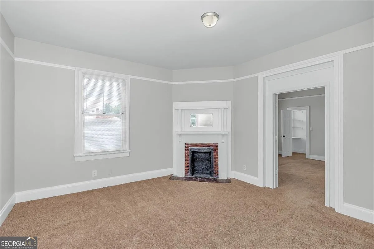 3 bed, 2.0 bath, 1200 sqft, $1,300 — Photo 4