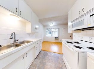 7253-57 Variel Ave, Canoga Park, CA 91303