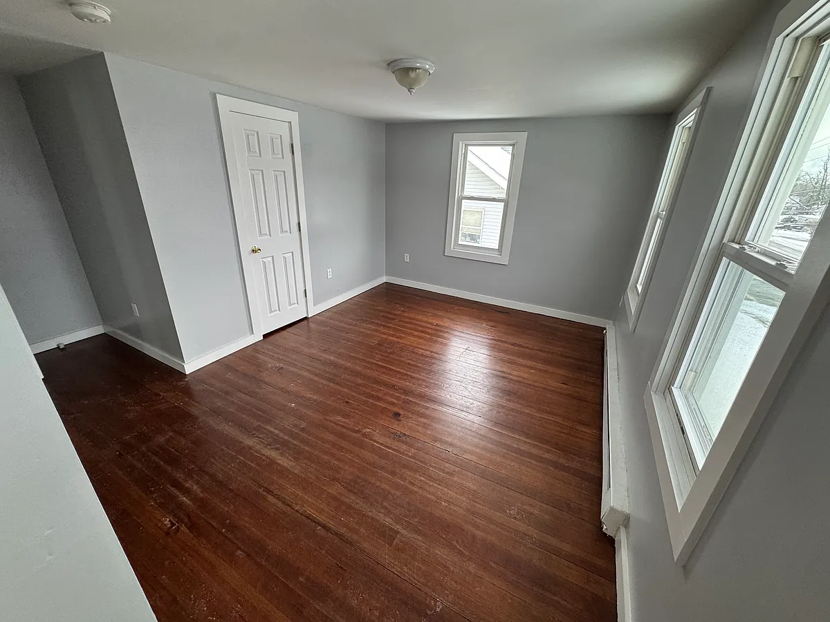 Building Photo - 592-594 Norwich Rd #1