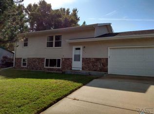 417 W 3rd St, Tea, SD 57064