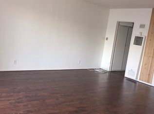 853 Center St APT 16, Costa Mesa, CA 92627