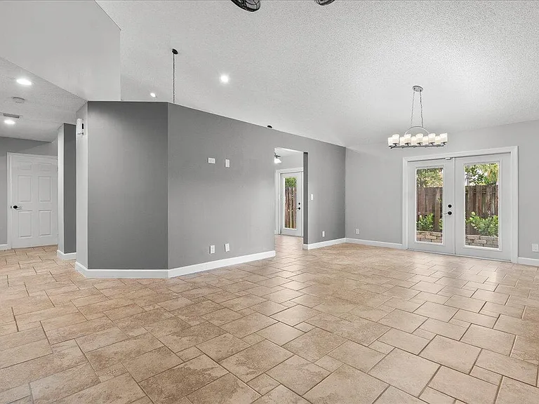 1714 Shoreside Cir — Photo 3