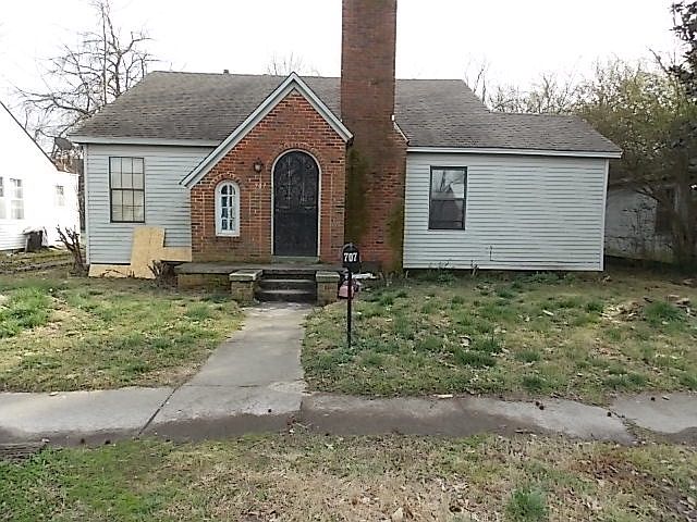 1st image of 707 W Quinn Ave