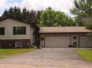 2011 Juniper Ln, Plover, WI 54467