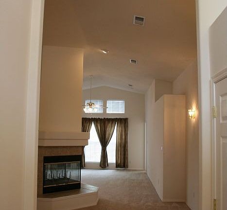 2nd image of 9720 Kokopelli Dr NW