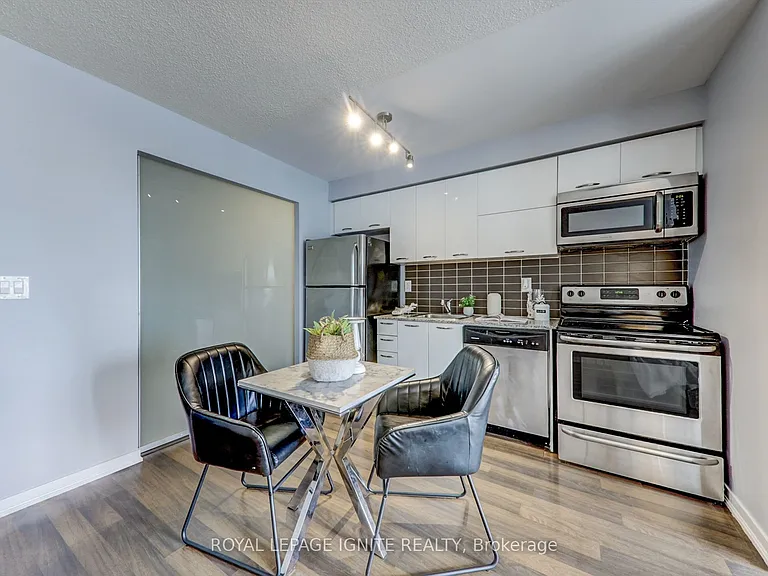 38 Joe Shuster Way #722 — Photo 10