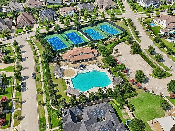 3rd image of 4150 Fallbrook Dr