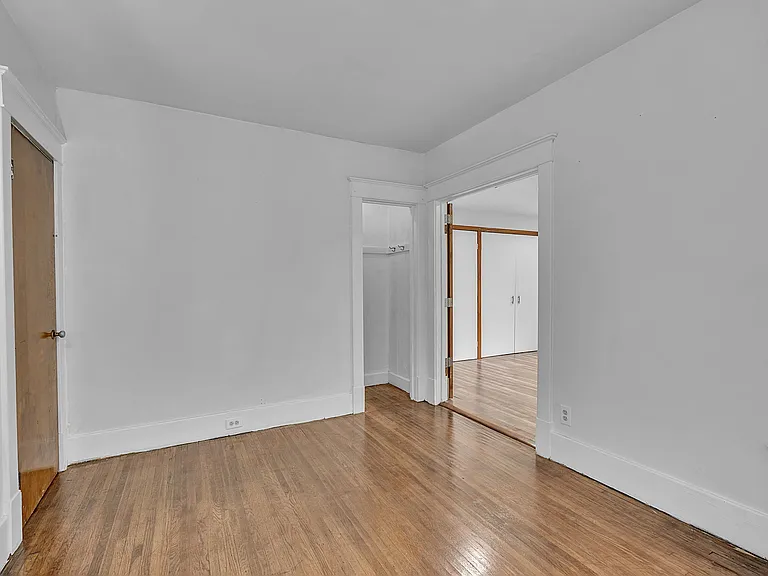 91 Saint Johns Parkside St #1 — Photo 12