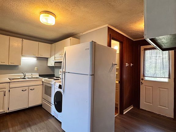 5th image of 1500 6th St SE #A