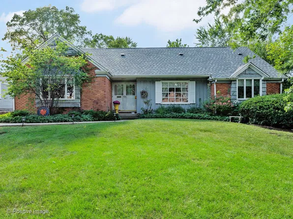 104 S Prospect Ave, Clarendon Hills, IL 60514