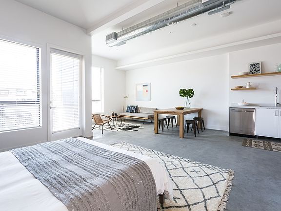 4th image of 2980 Allesandro St APT 206