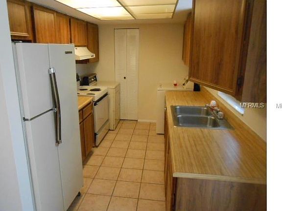 5th image of 1 W Country Cove Way