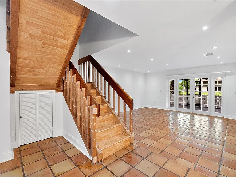 9897 Fairway Cove Ln — Photo 8