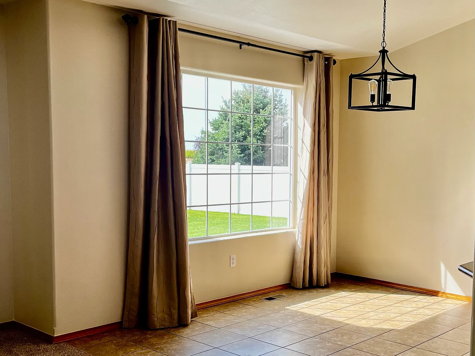 9369 Castlewood Dr SE — Photo 4