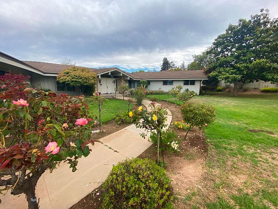 1st image of 2290 Crystal Dr