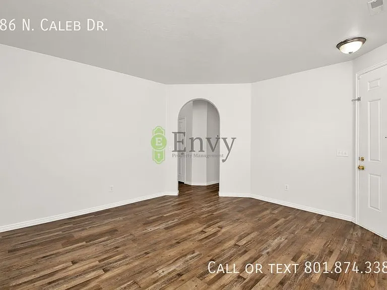 286 N Caleb Dr — Photo 15