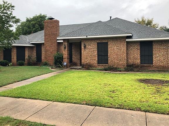 3rd image of 2422 Riverview Dr