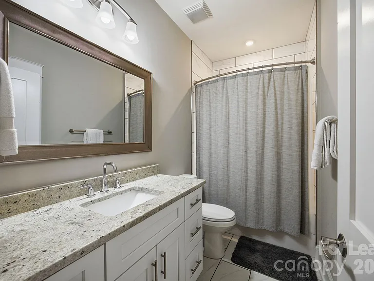 519 Griffith Village Ln — Photo 31