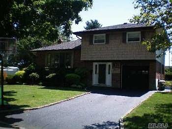 2nd image of 7 Woodedge Dr