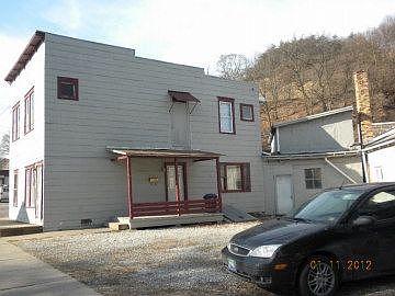 2nd image of 1952 Newberry St