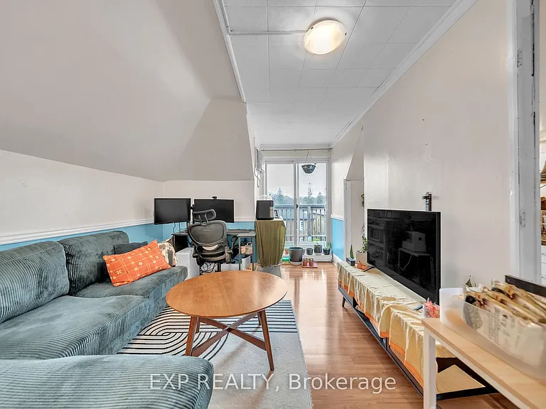 896 Avenue Rd #3 — Photo 6