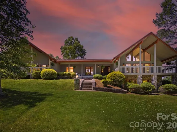 2718 Arden Dr, Lenoir, NC 28645