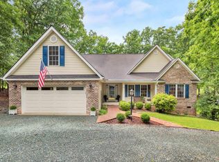 8 Out Of Bounds Rd, Palmyra, VA 22963