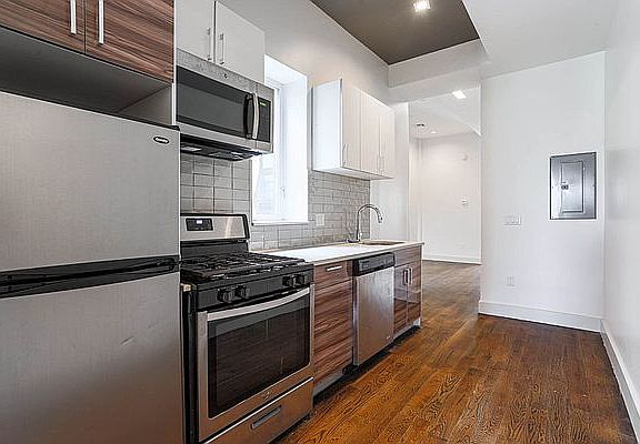 5th image of 181 Palmetto St APT 2R